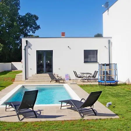 House With Private Pool In Village *