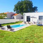 בית נופש House With Private Pool In Village