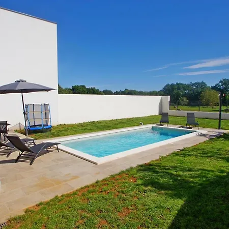 בית נופש House With Private Pool In Village