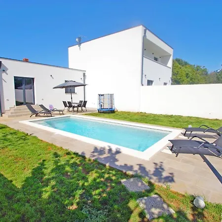 בית נופש House With Private Pool In Village